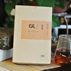 安化黑茶手筑茯砖16年卡盒金花(huā)